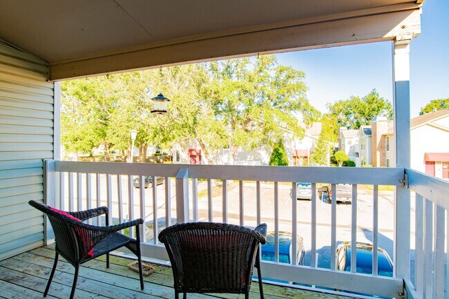 Building Photo - Well-maintained Pensacola Condo with Community Pool & Central Location