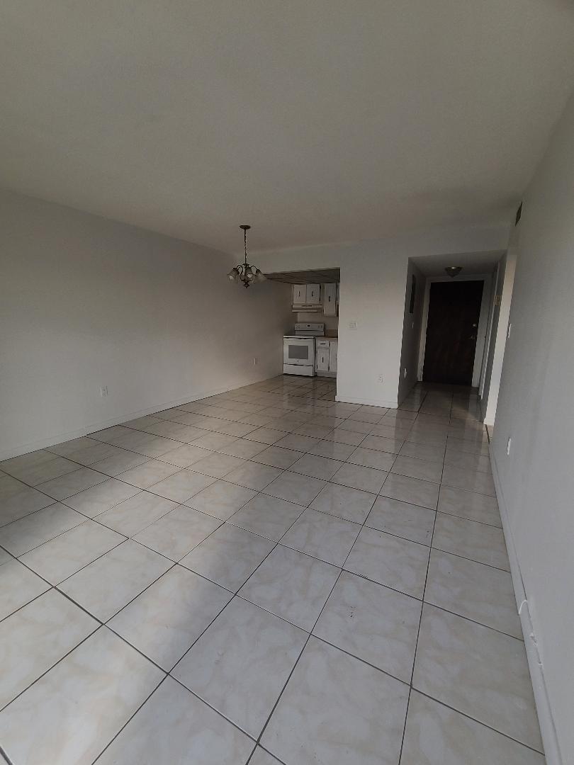 Building Photo - 8950 NE 8th Ave