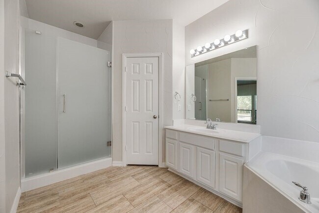 Building Photo - 4613 Pine Brook Dr