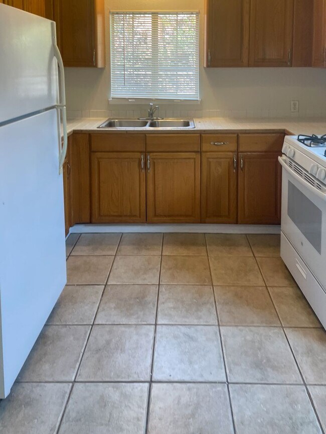 Building Photo - 3738-3742 Randolph Ave