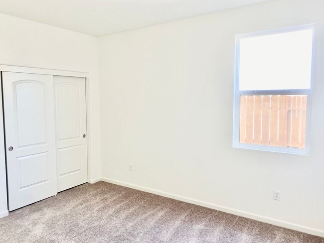 Building Photo - Spacious 4-Bed, 2-Bath Single-Level Home Near Boris Elementary