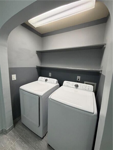 Building Photo - 3513 Aberdeen Way