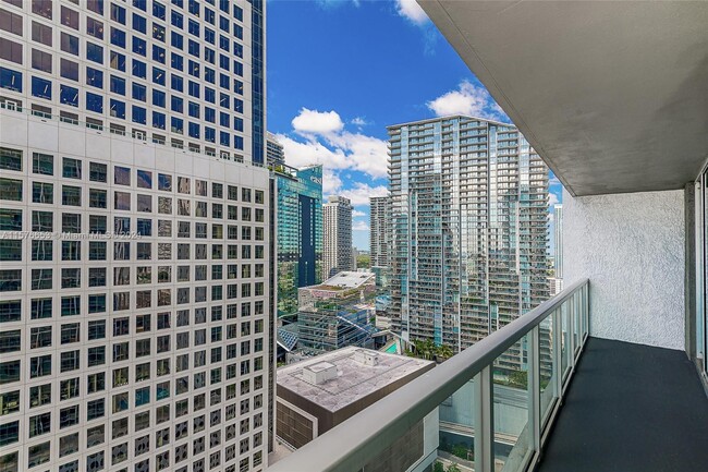 Building Photo - 500 Brickell Ave