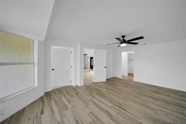 Building Photo - 3307 Pinetree St