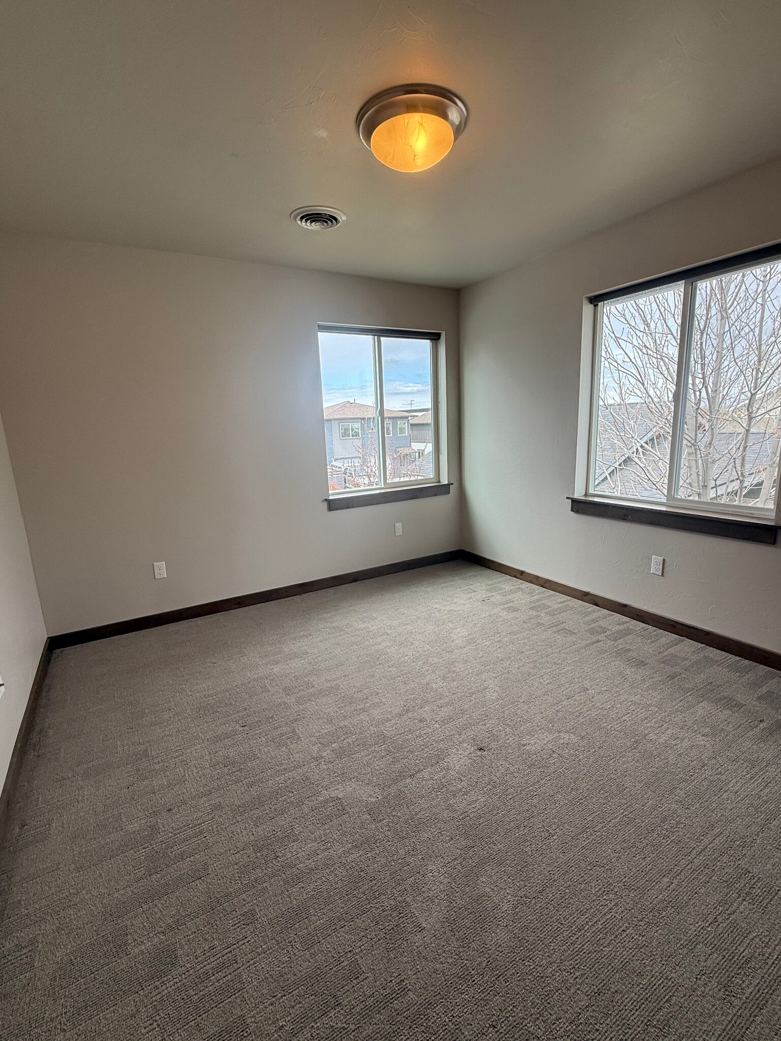 Building Photo - 3357 Sora Way