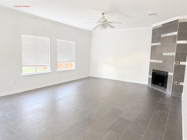 Building Photo - 1002 Acanthus St