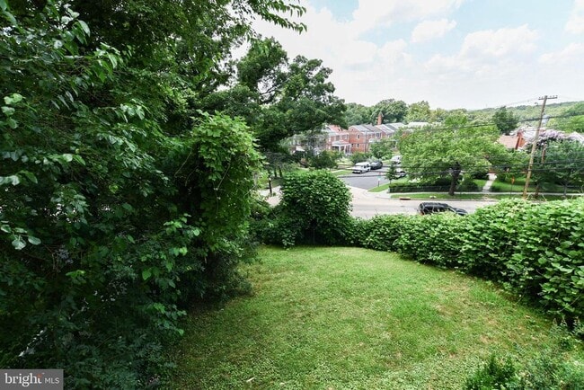 Building Photo - 531 Hilltop Terrace SE
