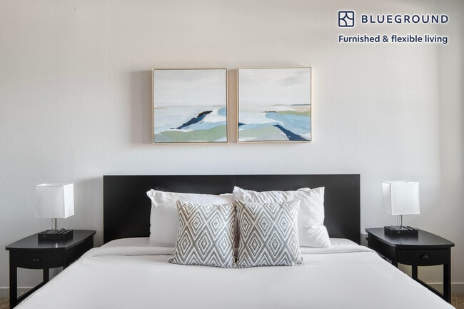 Building Photo - 5550 Grosvenor Blvd