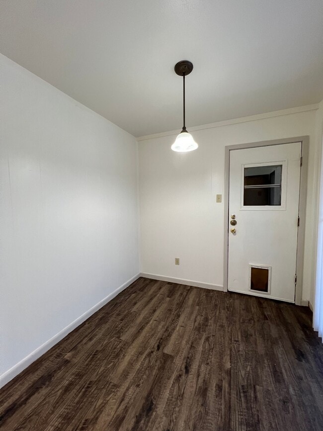 Building Photo - 3106 Aberdeen Ave