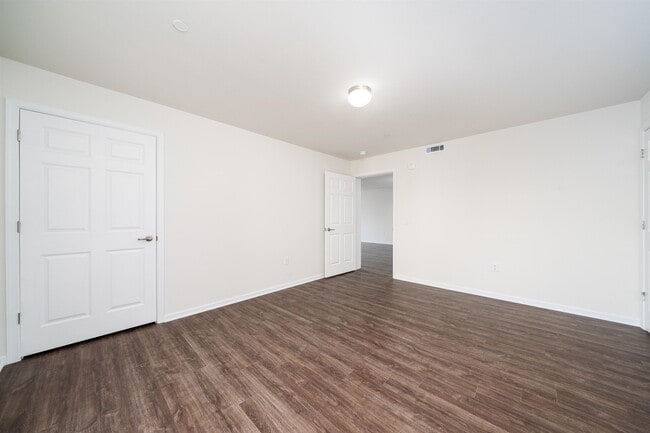 Building Photo - 162-170 S Orange Ave