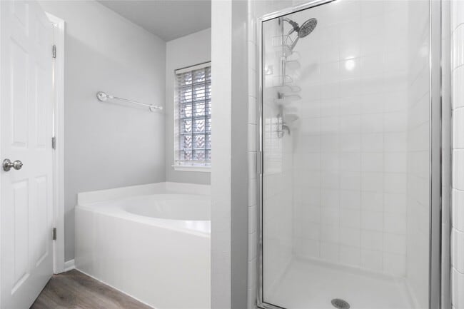 Building Photo - 2210 Melanie Park Dr