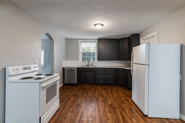 Building Photo - 840 West St