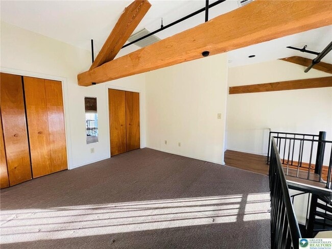 Building Photo - 101 W Race St