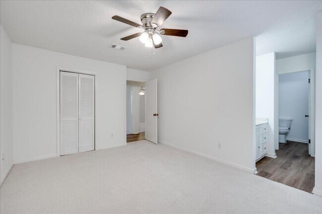 Building Photo - 3128 Village West Drive