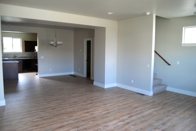 Dining Room and Kitchen - 947 Twin Lakes Ave