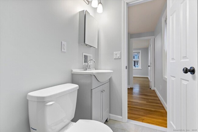 Building Photo - 183 Bradley St