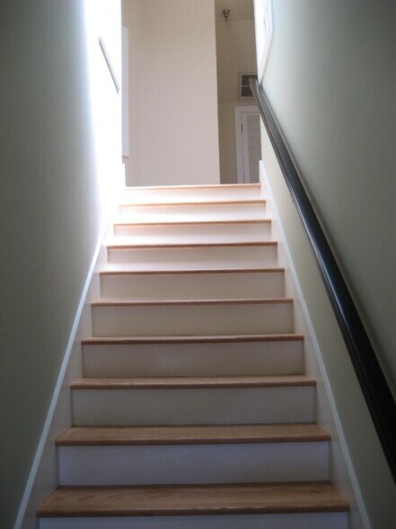 Building Photo - 331 22nd Ave N