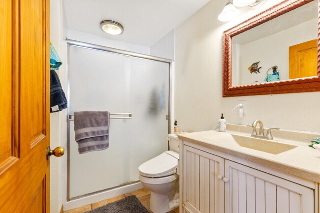 Building Photo - Spacious 4-Bedroom Home in the Heart of Sh...