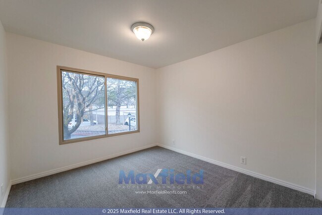 Building Photo - Pet friendly - 2 BD 2BA Condo - Midvale / Fort Union