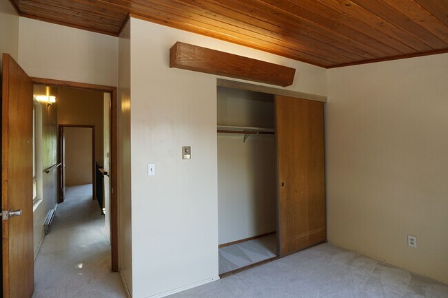 Building Photo - 100 Martin Luther King Jr Way