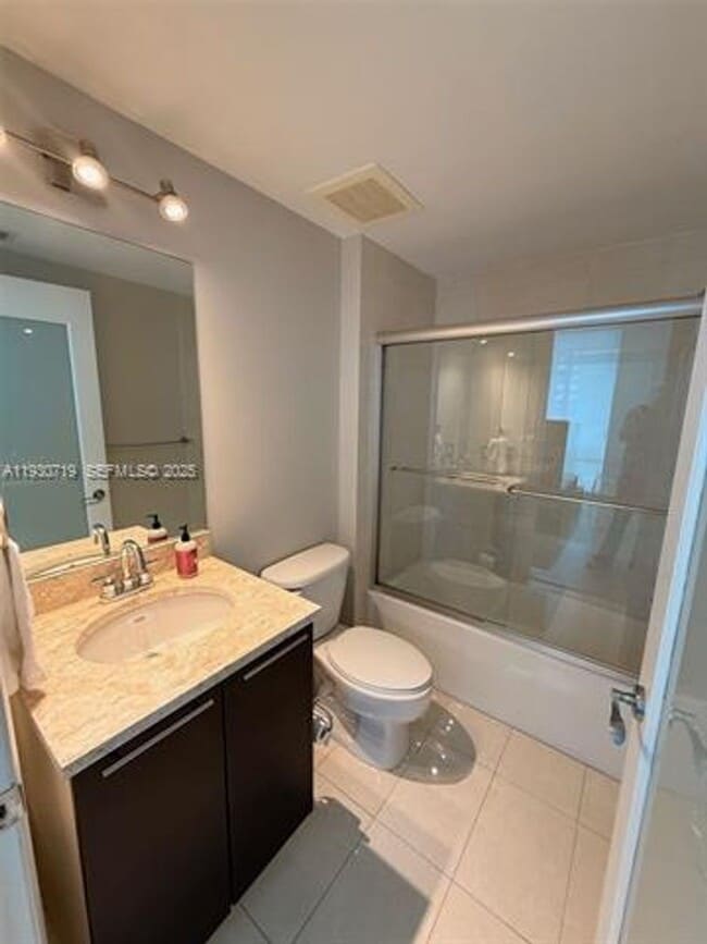 Building Photo - 480 NE 30th St