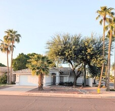 Building Photo - AVAILABLE NOW Beautiful Home with Sparklin...