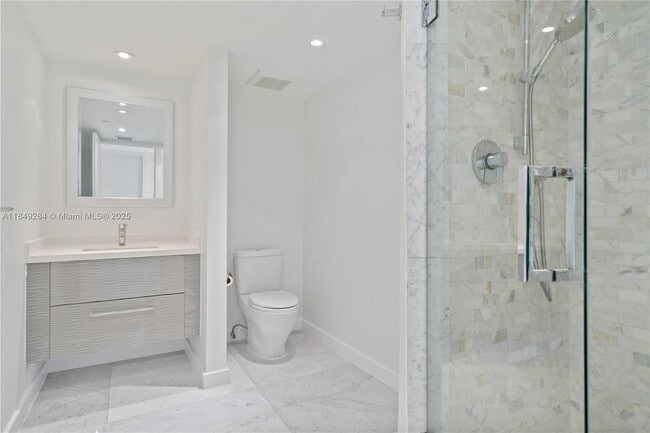 Building Photo - 19355 Turnberry Way
