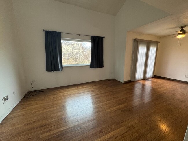 Building Photo - 255 N Michigan St