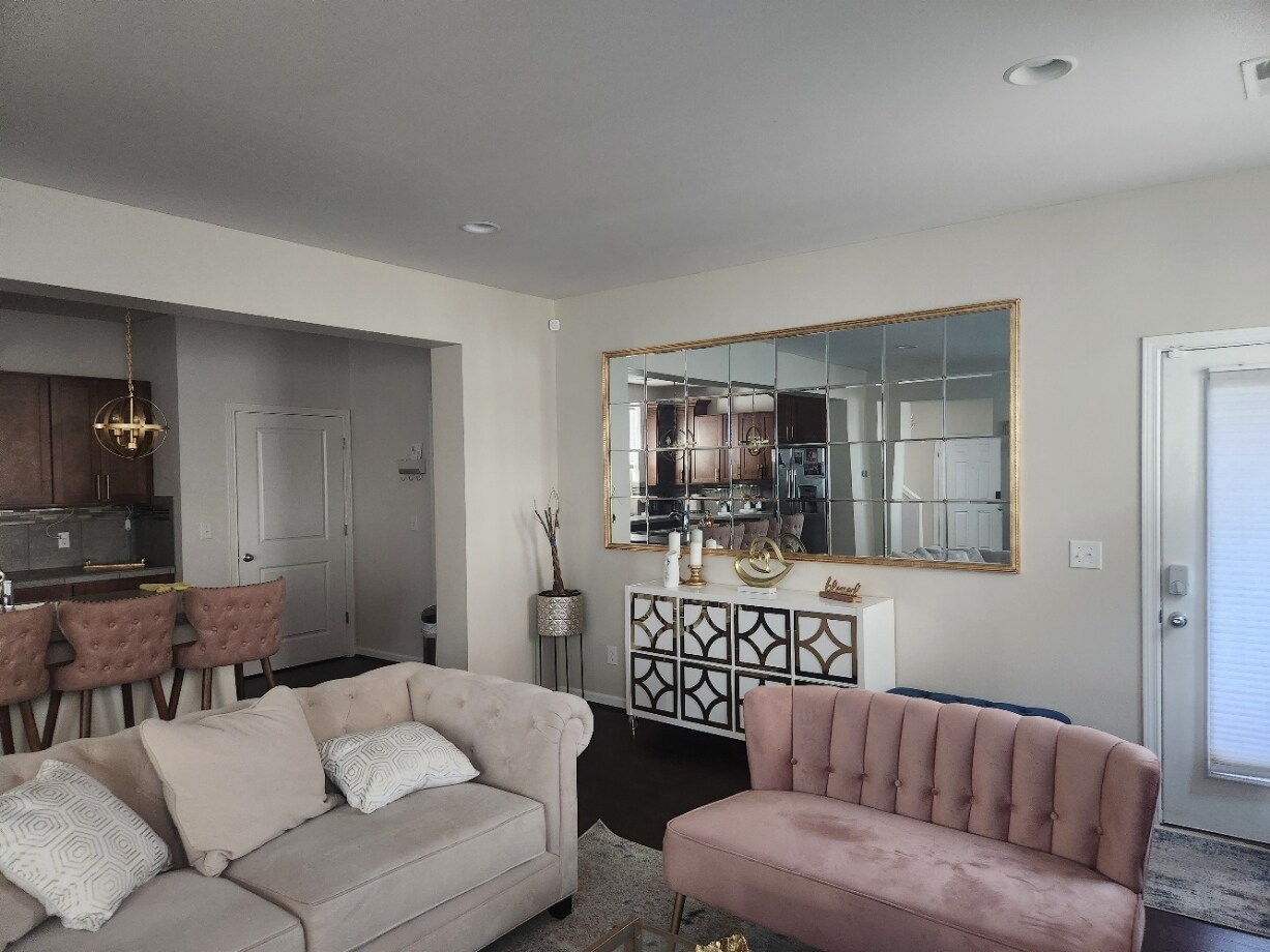 Building Photo - 4425 30th Dr SE