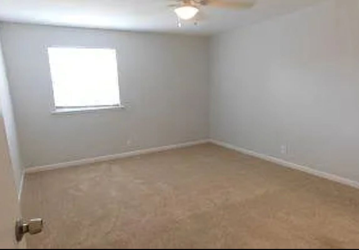 Building Photo - 420 Walton Ln