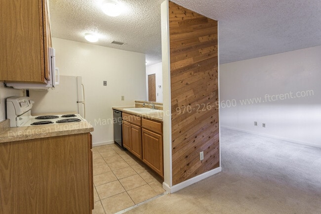 Building Photo - 1705 Heatheridge Rd