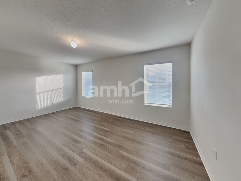 Building Photo - 10927 Carlton Fields Dr