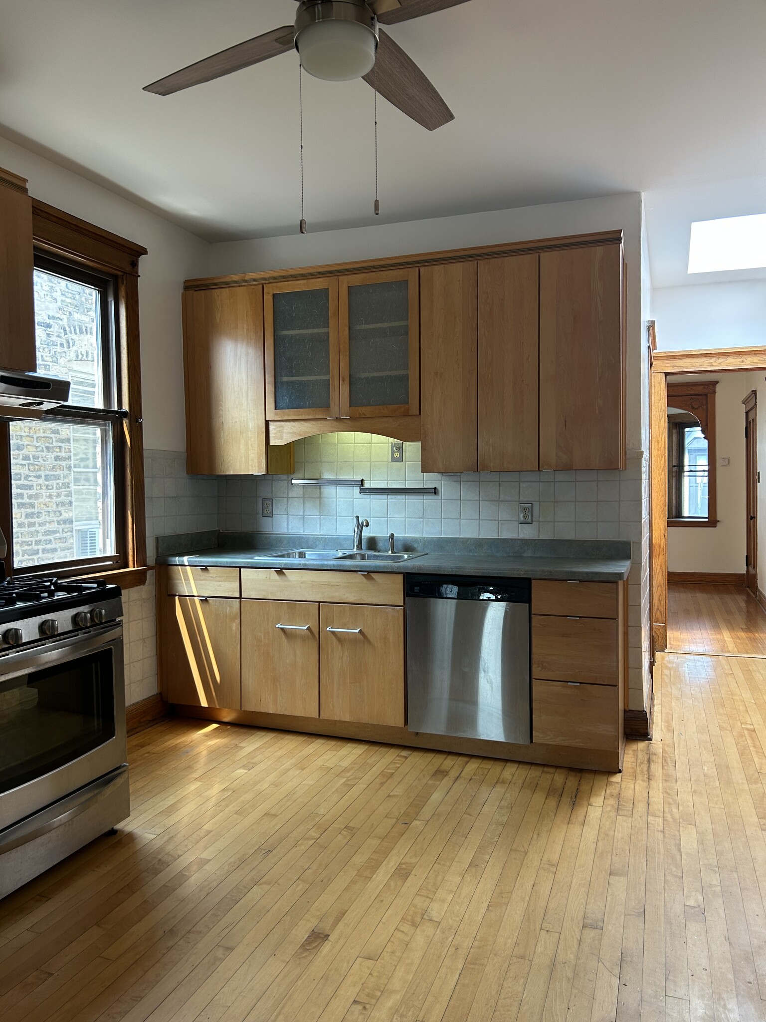 Building Photo - 2113 N Springfield Ave
