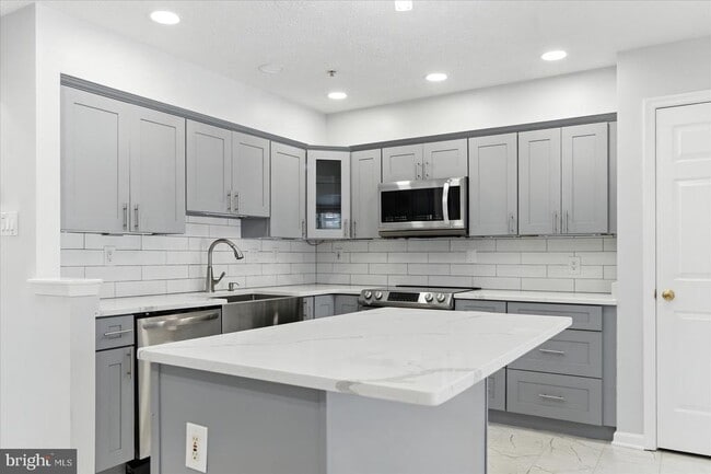 Building Photo - 1065 Jeanett Way