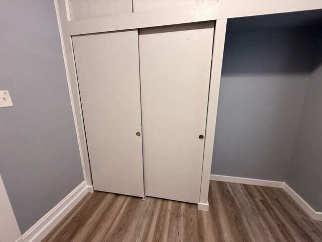 Building Photo - 6 W 30th St