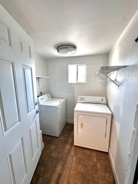 Building Photo - 1351 W 10th St