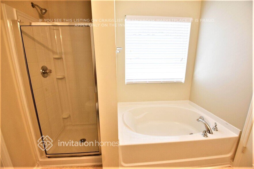 Building Photo - 3680 Roseman Landing