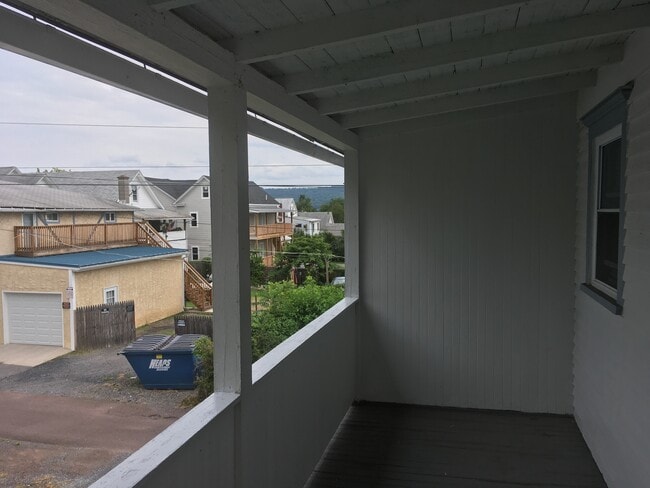 Building Photo - 347 Catherine St