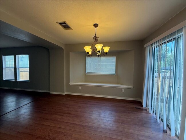 Building Photo - 2522 Stapleford Dr