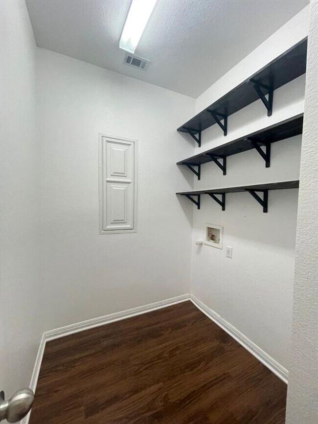 Building Photo - Nice home available in Brookside Subdivision!