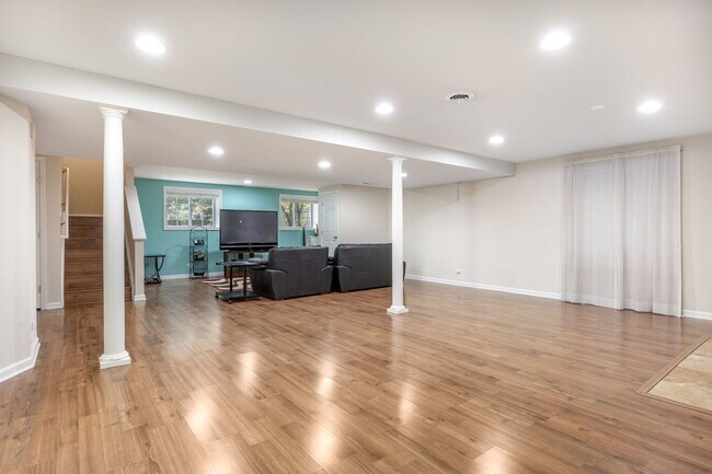 Building Photo - 2566 Rourke Dr