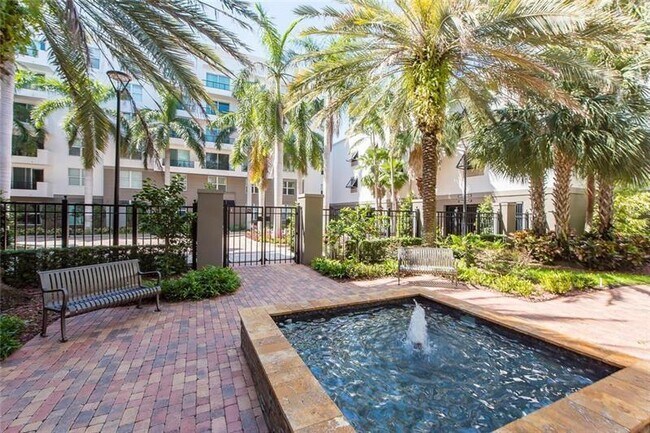 Building Photo - 2421 NE 65th St