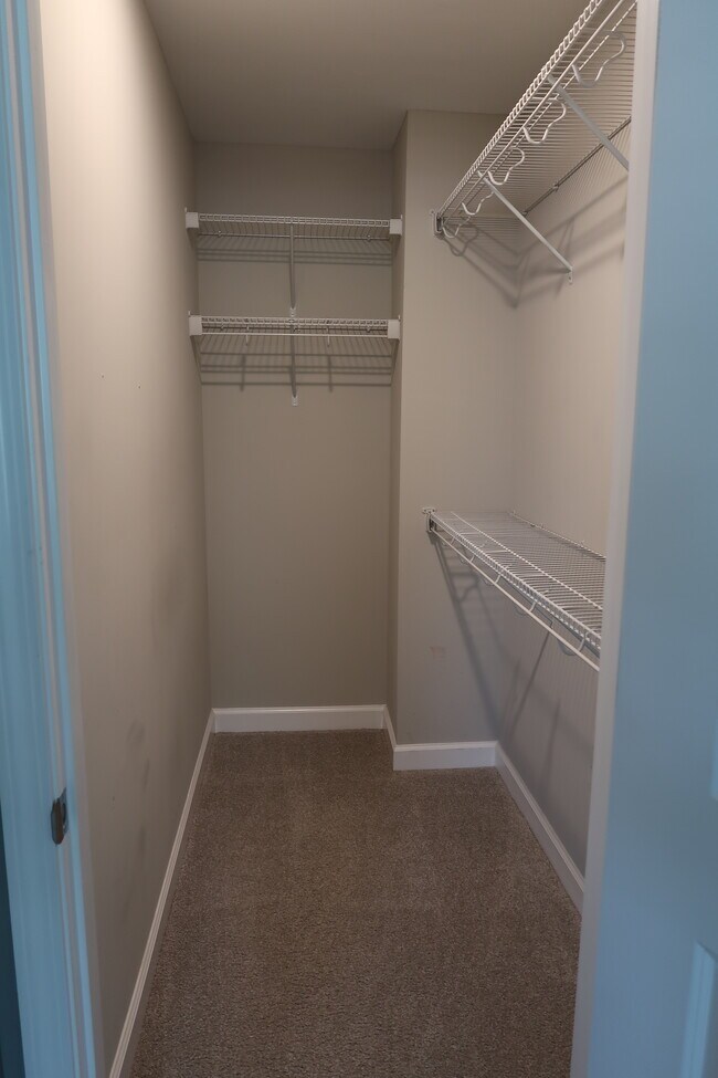 Building Photo - 210 Orch Pk Ln
