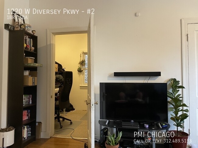 Building Photo - 1220 W Diversey Pkwy