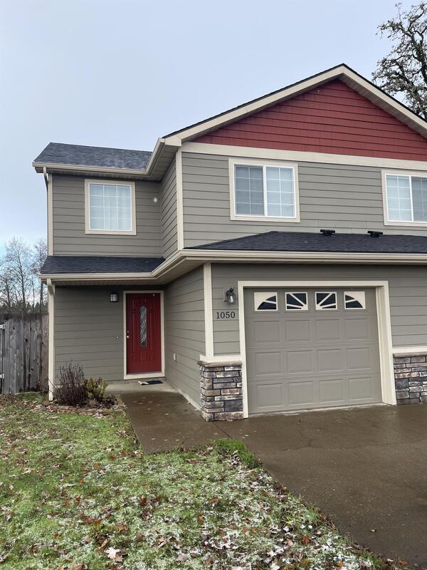 Building Photo - 1050 SE Miller Ave