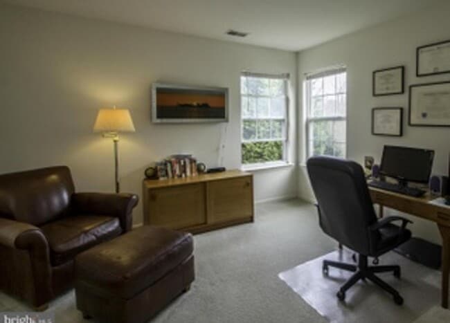Building Photo - Severna Park Colonial