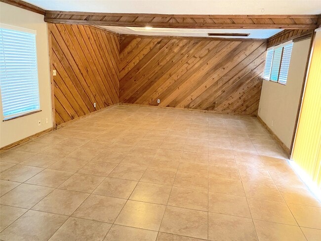 Building Photo - 22303 N Fork Dr