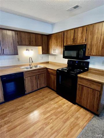 Building Photo - 3900 Cherry Brook Dr