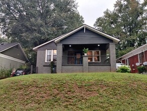 Building Photo - 3 Bedroom Single Family Home in Atlanta