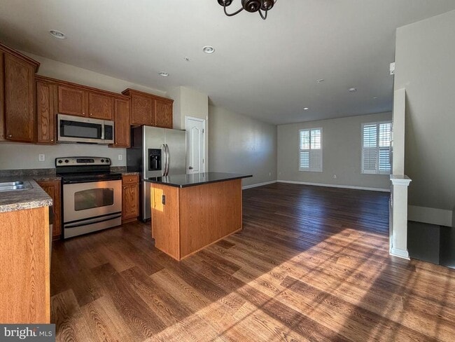 Building Photo - 1005 Sithean Way